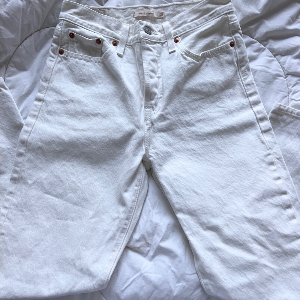 Classic Levi’s White Women's Wedgie High Rise Straight Leg Jeans